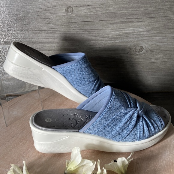 Bzees Smile II Slip-On Washable Knotted Twist Wedge Sandal, Dusty Blue, … - Picture 2 of 11